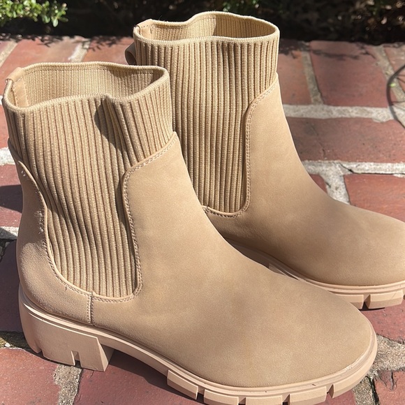 *NWT* Amazon Chelsea Chunky Block Heel Ankle Platform Booties / 7.5 / Tan - Picture 11 of 16